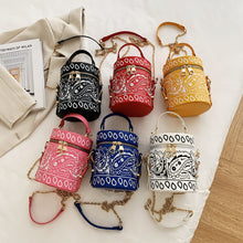 Load image into Gallery viewer, Cashew flower bucket messenger bag AB2013