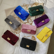 Load image into Gallery viewer, Gold velvet chain shoulder bag(AB2046)